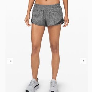 Lululemon Hotty Hot Short II 2.5" in Heathered Blk
